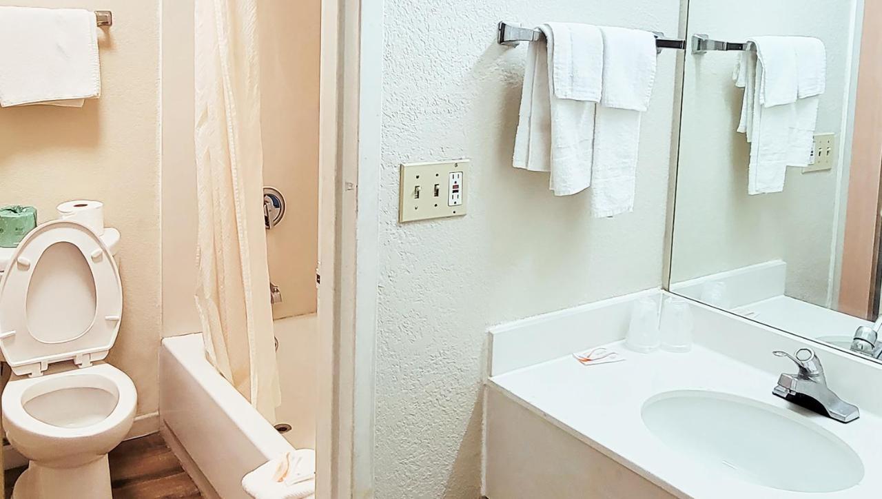 Studios & Suites 4 Less 夏洛特 外观 照片